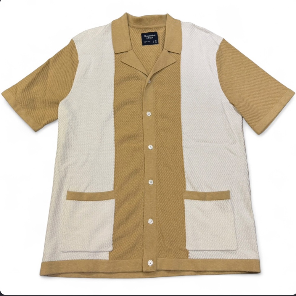 LIKE NEW Abercrombie & Fitch Knit Short Sleeve Button Down, Size M